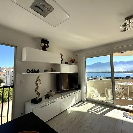 Terrasse Vue Et Montagne - Centre Et * Calvi (Corsica)