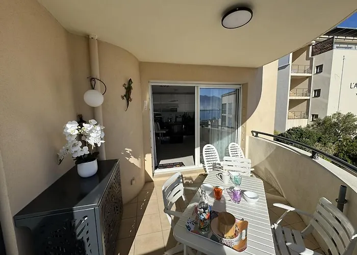 Terrasse Vue Et Montagne - Centre Et *